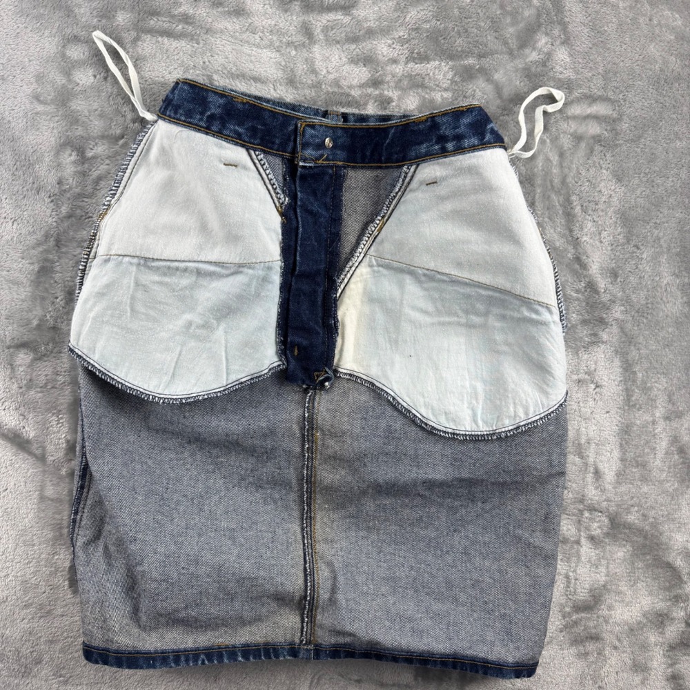 Vintage Nuovo Acid Wash Denim Mini Skirt High Waisted Western Yoke Blue Size 7 - Picture 3 of 16